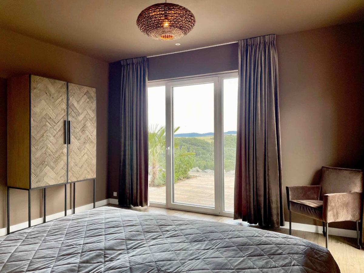 Luxapart Eifel Mit Privater Sauna Harscheid Exterior photo